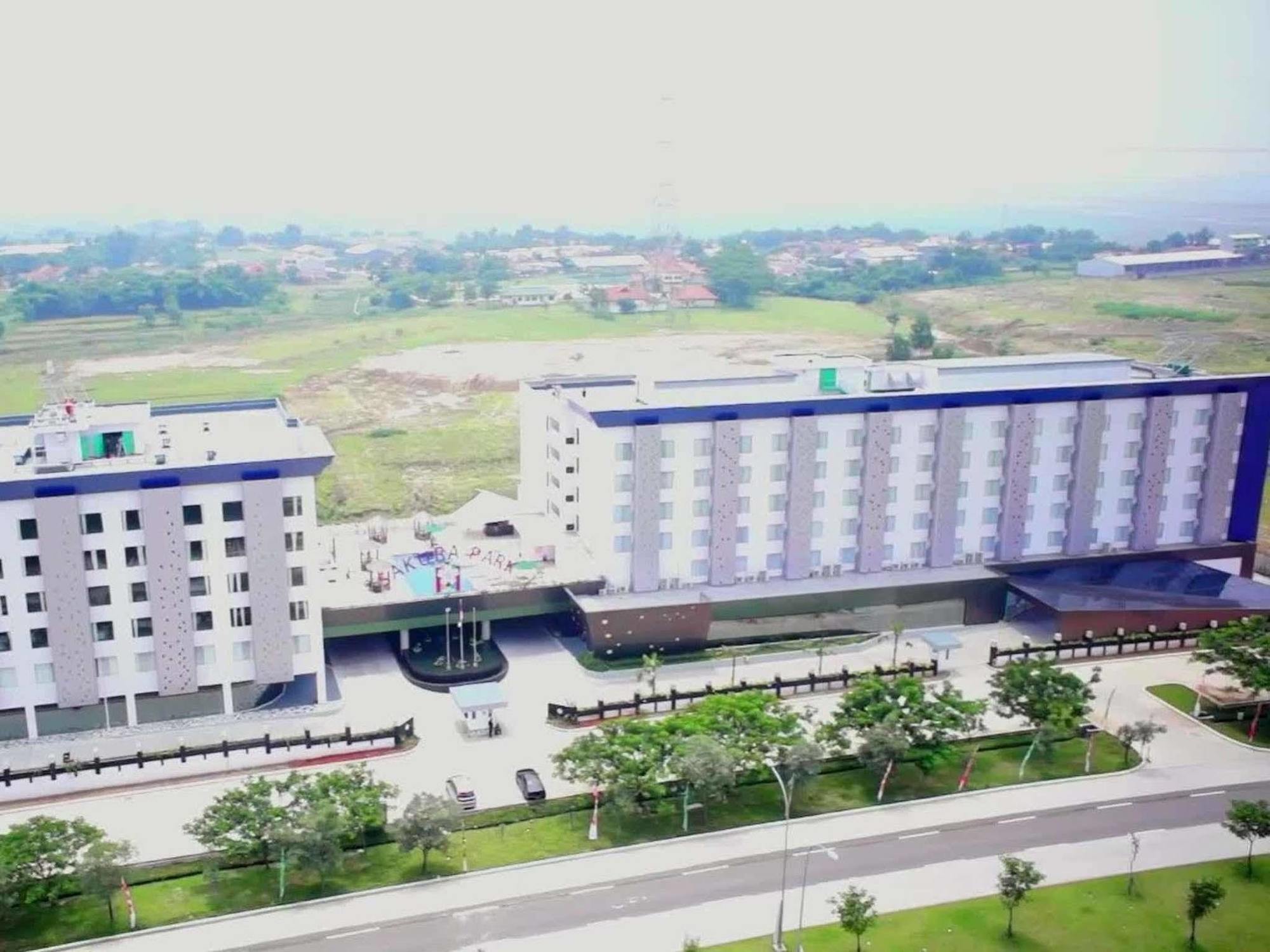 Sakura Park Hotel & Residence Cikarang Esterno foto